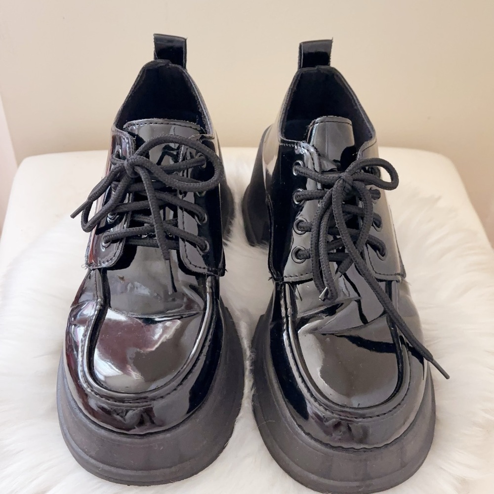 Patent Lace-Up Platform Oxfords - Black Size 6-6.5 women’s